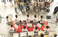 神戸朝日ビルディング1Fピロティ