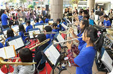 大丸神戸店・トアロード玄関横